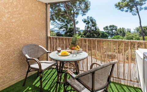 Tamarissime: Wohngebiet, Zuhause, Nachbarschaft, Wohnung, Haus, Dach, Menschliche Siedlung, Vorort, Winter, Eigentumswohnung