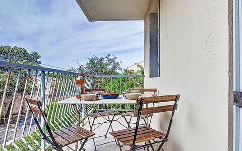 La Siesta: Möbel, Balkon, Gartenmöbel, Stuhl, Veranda, Tisch Im Freien, Wohnung, Schatten, Geländer, Zaun