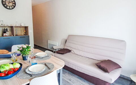 La Siesta: Wohnung, Möbel, Fussboden, Zuhause, Holzbeize, Wohnzimmer, Zimmerpflanze