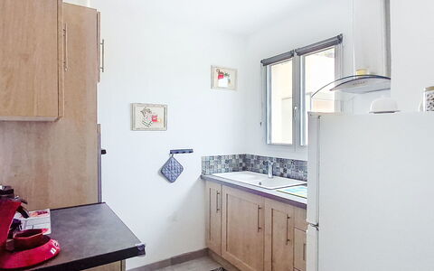 La Siesta: Holz, Interior Design, Major Appliance, Flooring, Countertop, Fussboden, Küchengerät, Armatur, Cabinetry, Küche