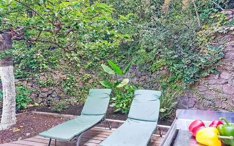 Villa 50: Meubles, Mobilier De Jardin, Couverture De Sol, Chaise, Jardin, Balancelle, Ombre, Arrière-Cour, Conception, Cour