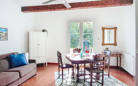 La Giono: Porche, Balcon, Domicile, Balustre, Balustrade, Clôture, Villa, Mobilier De Jardin, Tache De Bois, Eco Hôtel