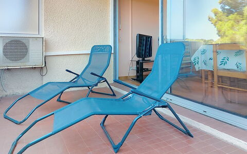 Les Jardins du Soleil: Blu, Mobili Da Esterno, Mobilia, Lettino, Piscina, Sedia, Materiale Composito, Shade, Sedia A Sdraio, Ricorrere