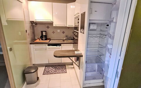 Mimosa: Elettrodomestico Da Cucina, Apparecchio Major, Pavimentazione, Cucina, Legna, Pavimento, Interior Design, Elettrodomestico, Controsoffitto, Cabinetry