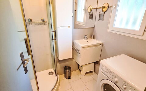 Mimosa: Idraulico Fixture, Interior Design, Pavimentazione, Pavimento, Lavatrice, Gabinetto, Lavello, Bagno, Idraulico, Rubinetto