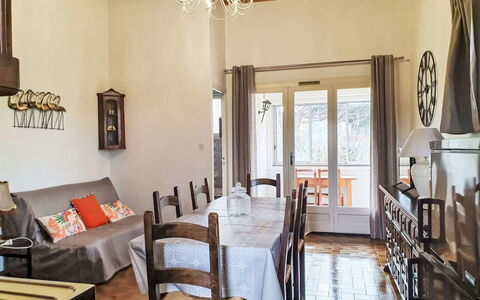 Résidence les Figuiers Fleurs: Møbel, Udendørs Møbler, Bord, Stol, Udendørs Bord, Have, Køkken & Spisebord, Gårdhave, Restaurant, Blomsterkrukke