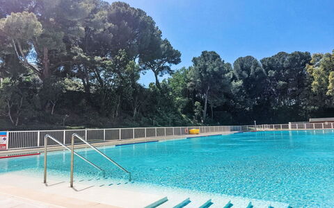 Alisier: Piscine, Arbre, Recours, Composite, Thermes, Loisir, Ombre, Ville Resort, Clôture
