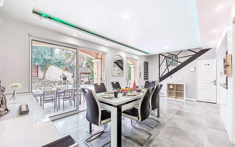 Saint Cyr sur Mer les Lecques 352: Zee, Kust En Oceanic Landvormen, Oceaan, Kust, Strand, Kust, Balkon, Tropen, Baai