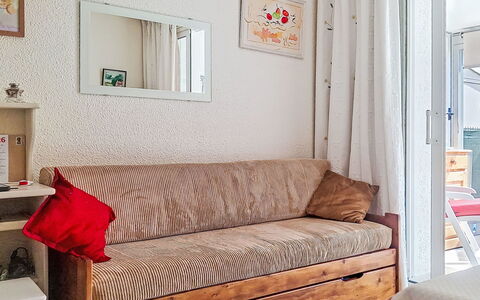 Les Marines: Möbel, Balkon, Schatten, Garten, Gartenmöbel, Stuhl, Veranda, Garten, Landscaping, Hinterhof