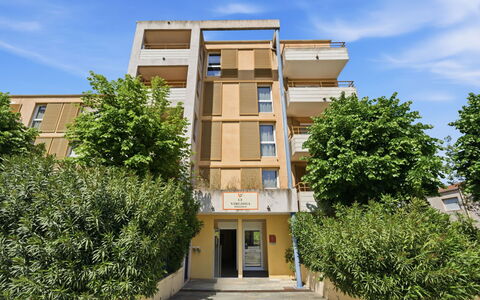 Virginia: Costruzione, Parete, Finestra, Zona Residenziale, Quartiere, Facciata, Casa, Cittadina, Casa, Balcone