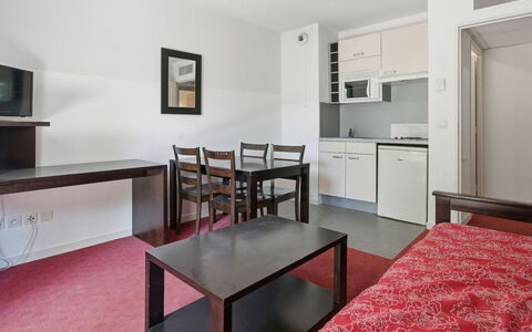 Virginia: Fussboden, Flooring, Interior Design, Zimmer, Wohnung, Decke, Möbel, Bett, Design