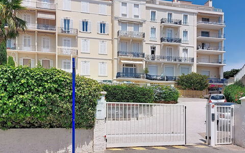 Le Grand Hotel: Bergketen, Balkon, Bergdorp