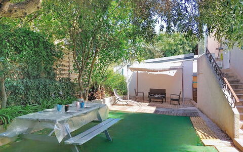 Le Moulin: Meubilair, Interieur Ontwerp, Appartement, Verdieping, Flooring, Tafel, Stoel, Woonkamer, Kamer, Huis