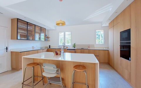 La Villa Nana: Möbel, Interior Design, Wohnung, Fussboden, Flooring, Tabelle, Stuhl, Wohnzimmer, Zimmer, Zuhause