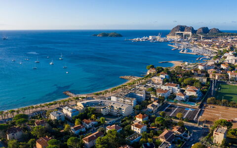 Les Terrasses des Hautsdefonsainte: Acqua, Corpo D'Acqua, Costa, Visione Globale, Costiera E Morfologie Oceanic, Mare, Città, Fotografia Aerea, Orizzonte, Paesaggio