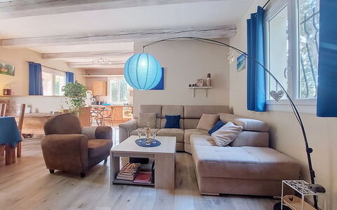 Moun Pantai: Furniture, Interior Design, Couch, Flooring, Floor, Living Room, Wood, Ceiling, Room, Table