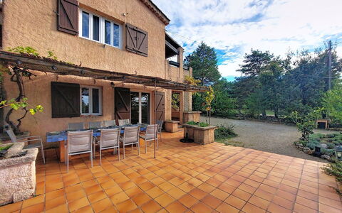 Lou Pantail: Piscina, Ricorrere, Hotel, Shade, Villa, Balcone, Eco Hotel, Resort Citta ', Fotografia Aerea