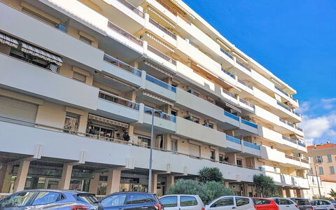 Le Georges V: Piscina, Ricorrere, Hotel, Shade, Villa, Balcone, Eco Hotel, Resort Citta ', Fotografia Aerea