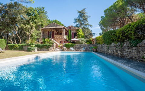 La Réalière: L'Eau, Plante, Ciel, Piscine, Bâtiment, Bleu Azur, Arbre, Paysage Naturel, Herbe, Loisir