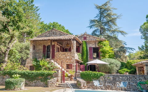 La Réalière: L'Eau, Plante, Propriété, Bâtiment, Ciel, Fenêtre, Arbre, Maison, Chalet, Piscine