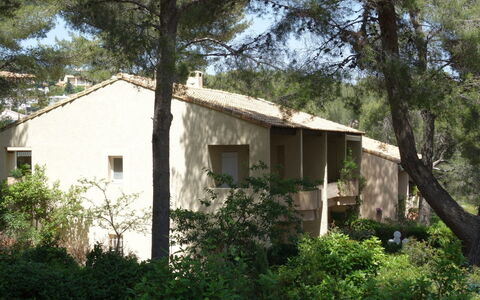 Super Ile Rousse: Haus, Eigentum, Zuhause, Gebäude, Hütte, Grundeigentum, Baum, Ländliches Gebiet, Dach, Hütte
