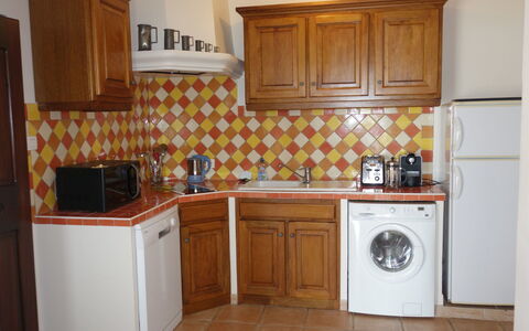 Campagne la Source: Cabinetry, Cuisine, Pièce, Meubles, Comptoir, Propriété, Principaux Appliance, Maison, Bâtiment, Électroménager