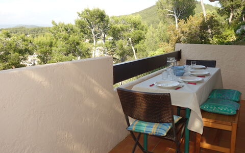 Saint Cyr sur Mer la Madrague 100: Eigendom, Onroerend Goed, Kamer, Huis, Meubilair, Backyard, Tafel, Patio, Huis, Verdieping