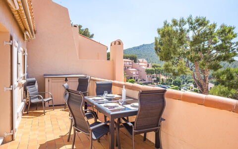 Saint Cyr sur Mer la Madrague 100: Eigendom, Onroerend Goed, Gebouw, Kamer, Huis, Appartement, Balkon, Huis, Meubilair, Patio