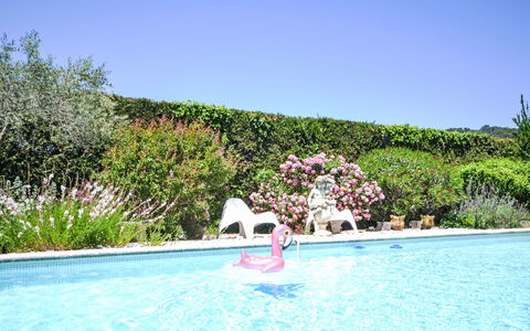 La Fabrique: Strauch, Freizeit, Garten, Schwimmbad, Urlaub, Landscaping, Hinterhof, Garten, Hecke, Resort