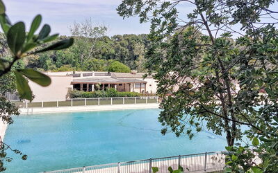 Six Fours la Coudoulière 210: Water, Boom, Zwembad, Samengesteld Materiaal, Toevlucht, Schaduw, Thermae, Landgoed, Hacienda, Eco Hotel