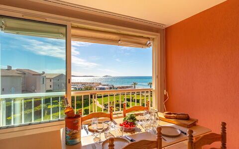 Les Morières: Table, Sky, Property, Furniture, Building, Window, Tableware, Cloud, Chair, Wood