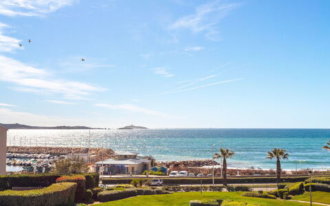 Les Morières: Cielo, Nube, Agua, Planta, Azur, Costeras Y Los Accidentes Geográficos Oceánico, Horizonte, Paisaje, Verano, Playa