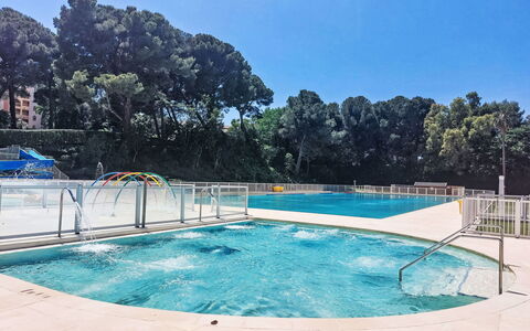 Les Morières: Azul, Piscina, Recurso, Material Compuesto, Ocio, Thermae, Ciudad De Vacaciones, Sombra, Centro De Ocio