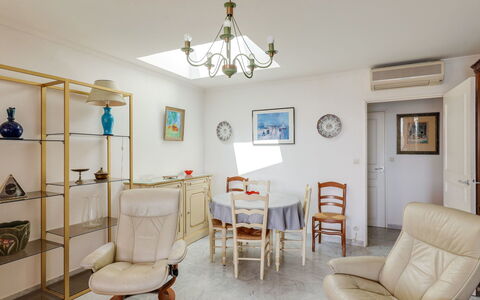 Accommodatie:&nbsp;Bleu Marine 505.6