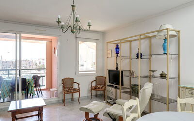 Accommodatie:&nbsp;Bleu Marine 505.6