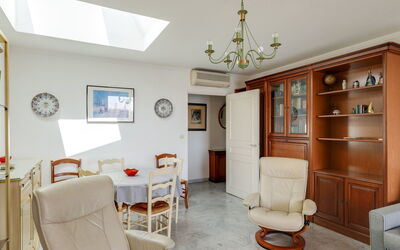 Accommodatie:&nbsp;Bleu Marine 505.6