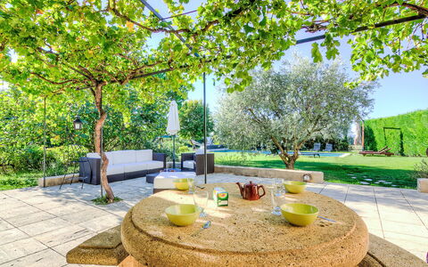 L'Oustaou dei Figo: Pflanze, Botanik, Baum, Natürliche Landschaft, Vegetation, Gras, Gehölz, Freizeit, Blume, Landschaft