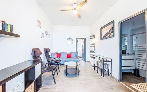 Le Chateau: Meubles, Sol, Design Intérieur, Sol, Plafond, Table, Pièce, Appartement, Salon, Parquet