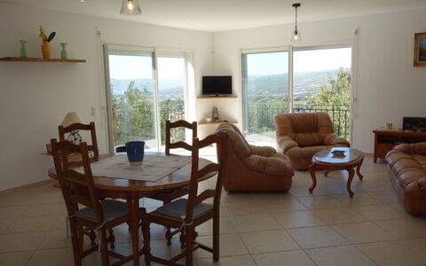 La Campagne: Zimmer, Eigentum, Fussboden, Wohnzimmer, Möbel, Gebäude, Interior Design, Haus, Zuhause, Grundeigentum