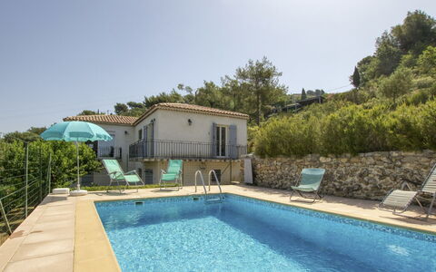 La Campagne: Himmel, Berg, Daytime, Gebäude, Pflanze, Natürliche Landschaft, Haus, Vegetation, Hochland, Baum