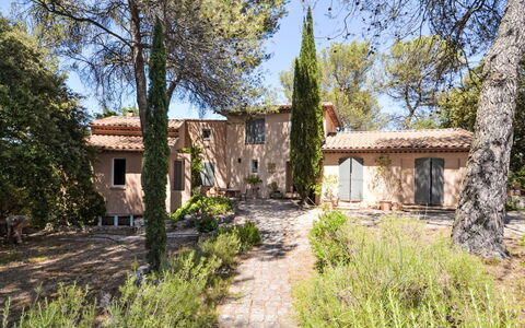 Kerkor: Boom, Huis, Huis, Landschap, Struik, Woongebied, Land Lot, Menselijke Nederzetting, Verblijf